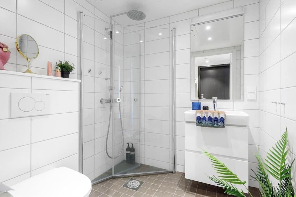 Scandpoint Apartment Fornebu Near Sea Front With Outdoor Walk! Stabekk Dış mekan fotoğraf
